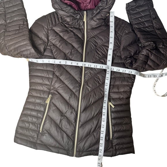 MICHAEL KORS BROWN PACKABLE DOWN PUFFER JACKET HOODED SIZE MEDIUM WOMENS - Picture 5 of 11